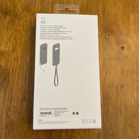 NIB Apple Leather Sleeve Case with MagSafe for iPhone 12 & 12 Pro - Saddle Brown - Picture 2 of 5